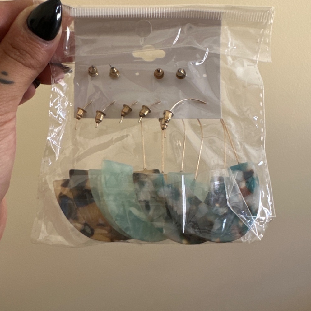 Earring set - Picture 2 of 3